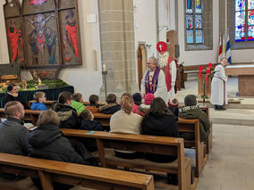 Der Heilige Nikolaus besuchte St. Crescentius